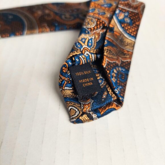 Jos A Bank Reserve 100% Silk Tie Gold Blue Paisley 60in X 3in - Picture 5 of 6